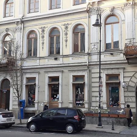 Bright And Cozy Apartment On Aghmashenebeli Avenue Tbilisi Exterior foto