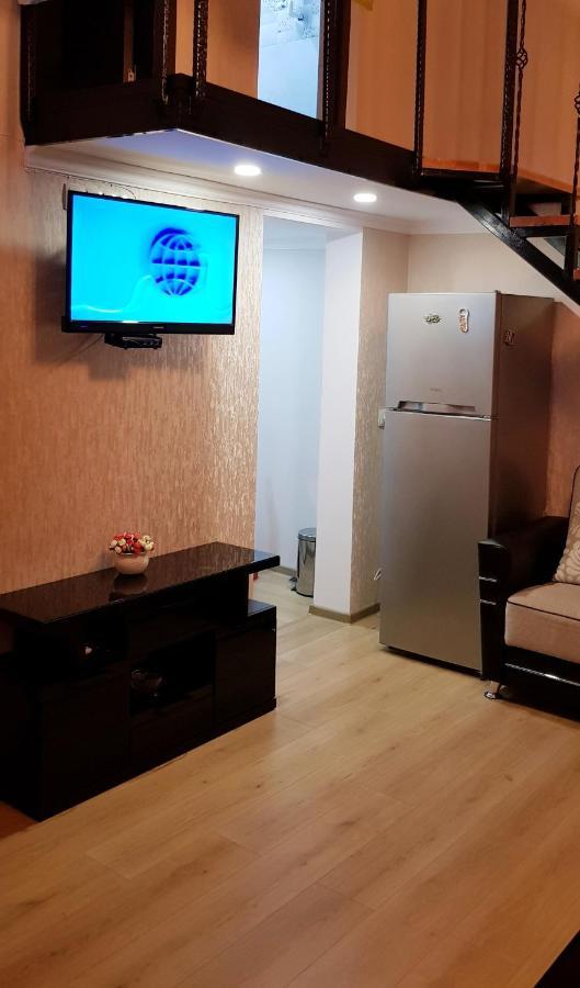 Bright And Cozy Apartment On Aghmashenebeli Avenue Tbilisi Exterior foto